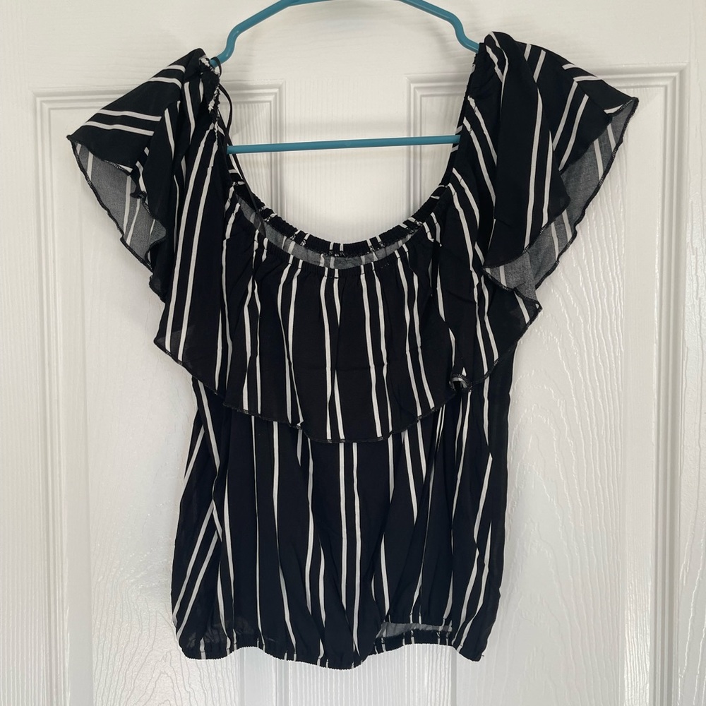 Off the shoulders crop top